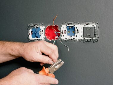 High-Paying Jobs for Electricians in Canada with Visa Sponsorship